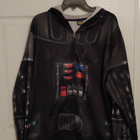 Star Wars Zip Up Hoodie with Darth Vader Mask. XXL